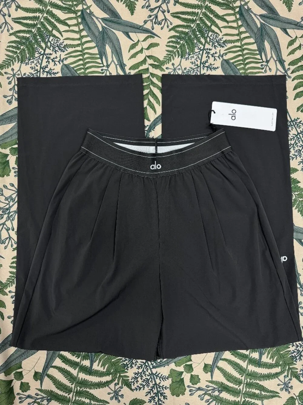 NWT 😜 Alo Yoga Suit Up Trouser Anthracite Grey Relaxed Fit Wide Leg Pants 30